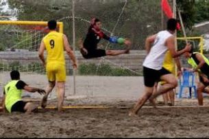 ادامه مسابقات هندبال ساحلی امیدهای استان اصفهان