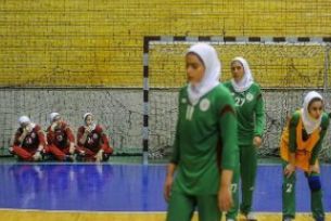 ذوبآهن اصفهان- شهید چمران لارستان، جمعه ساعت 16