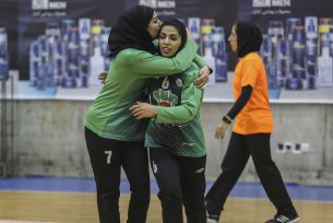 پیروزی دختران ذوب آهنی مقابل پرسپولیس