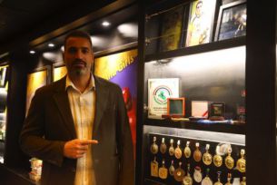 افتتاح ویترین افتخارات رحیمیزاده در ورزشگاه نقشجهان