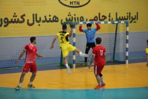 ۸ تیم برتر مشخص شدند/دربی اصفهان در یکچهارم نهایی هندبال نوجوانان