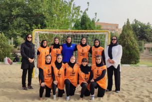 قهرمانی دختران ادب اصفهان در هندبال ساحلی ایران+عکس