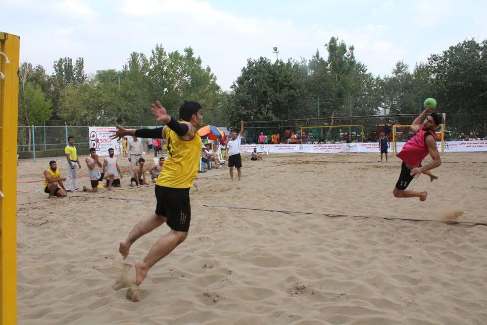 مسابقات هندبال ساحلی امیدهای کشور