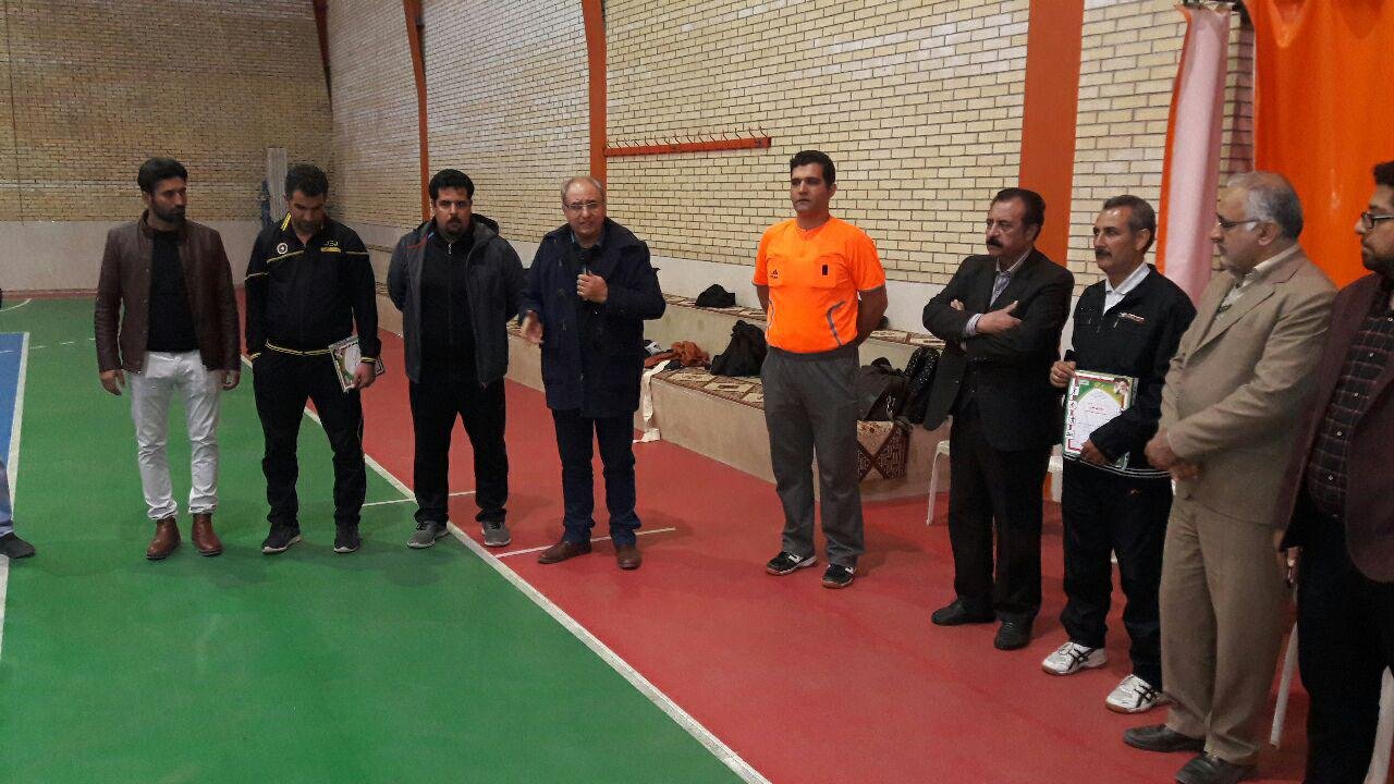 مسابقات هندبال ناحیه 4 آموزش و پرورش اصفهان