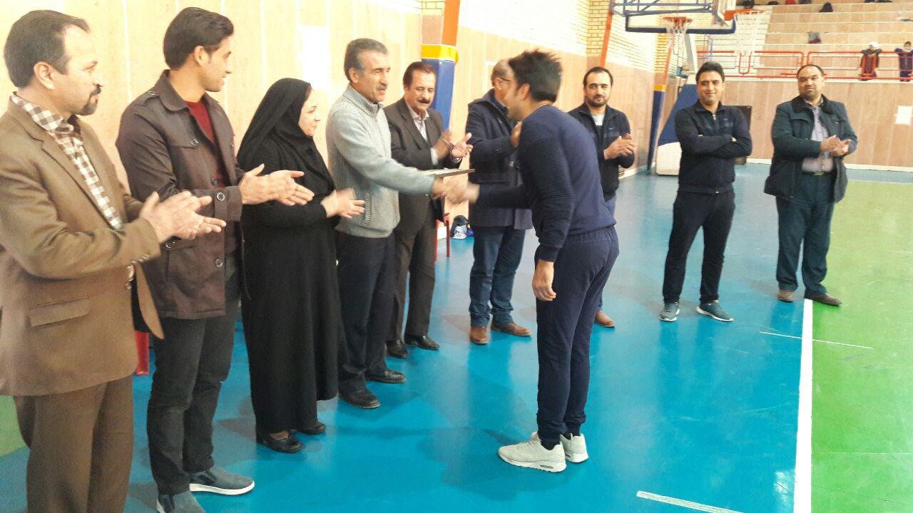 پایان مسابقات هندبال مدارس ناحیه ۶ اصفهان