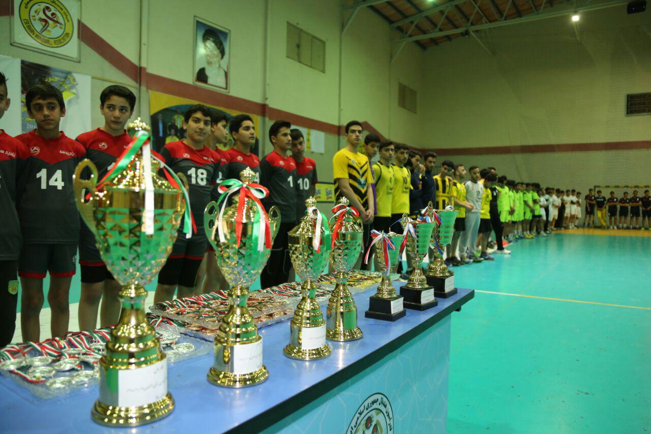 پایان مسابقات‌ مینی‌ هندبال‌‌ پسران ‌استان اصفهان