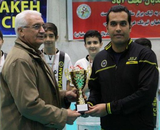 مهرداد جعفری: حمایت و تمرین رمز قهرمانی هندبال ساحلی اصفهان بود
