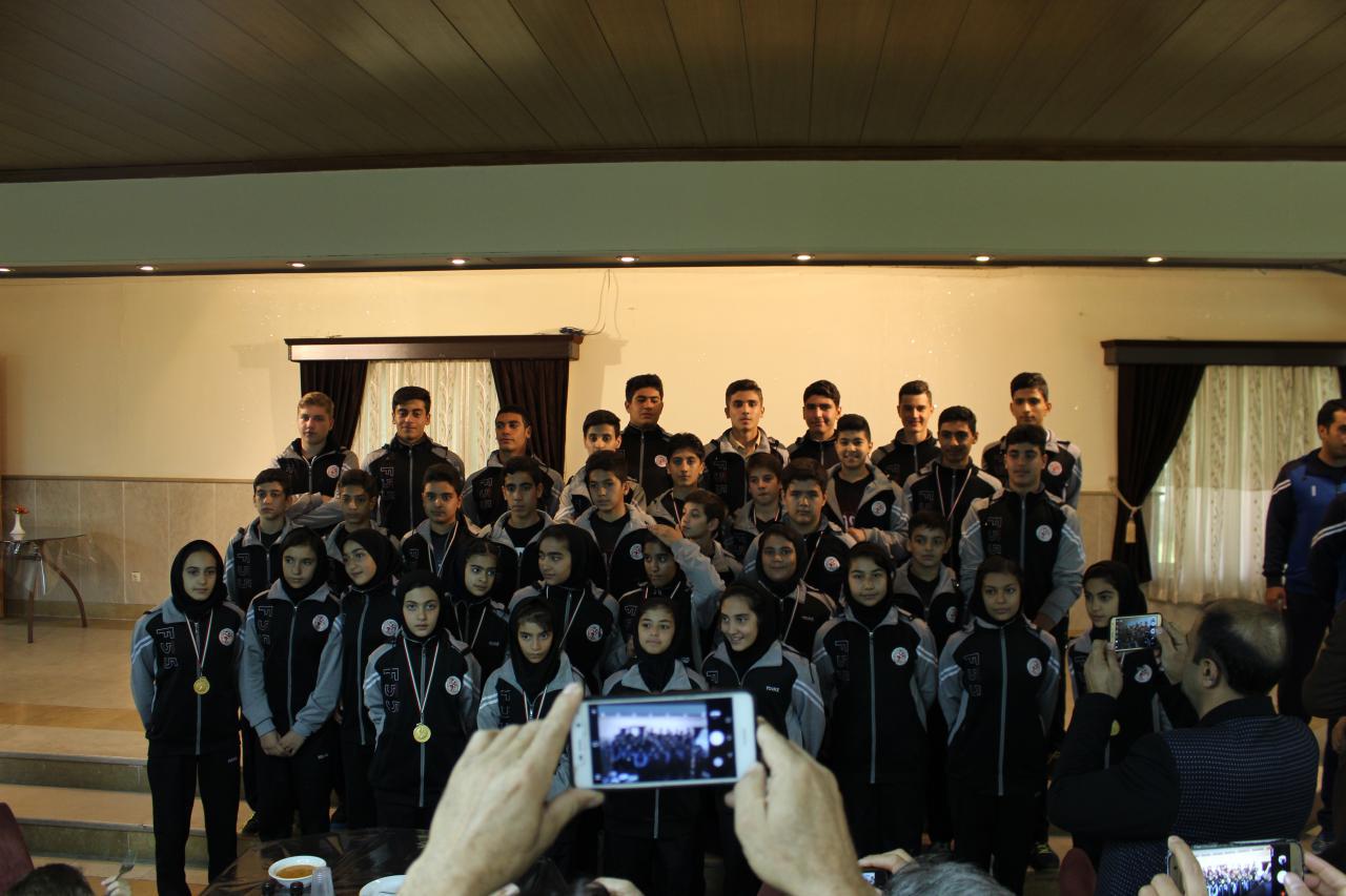 هت‌تریک اصفهان در هندبال المپیاد استعدادهای برتر کشور+تصاویر