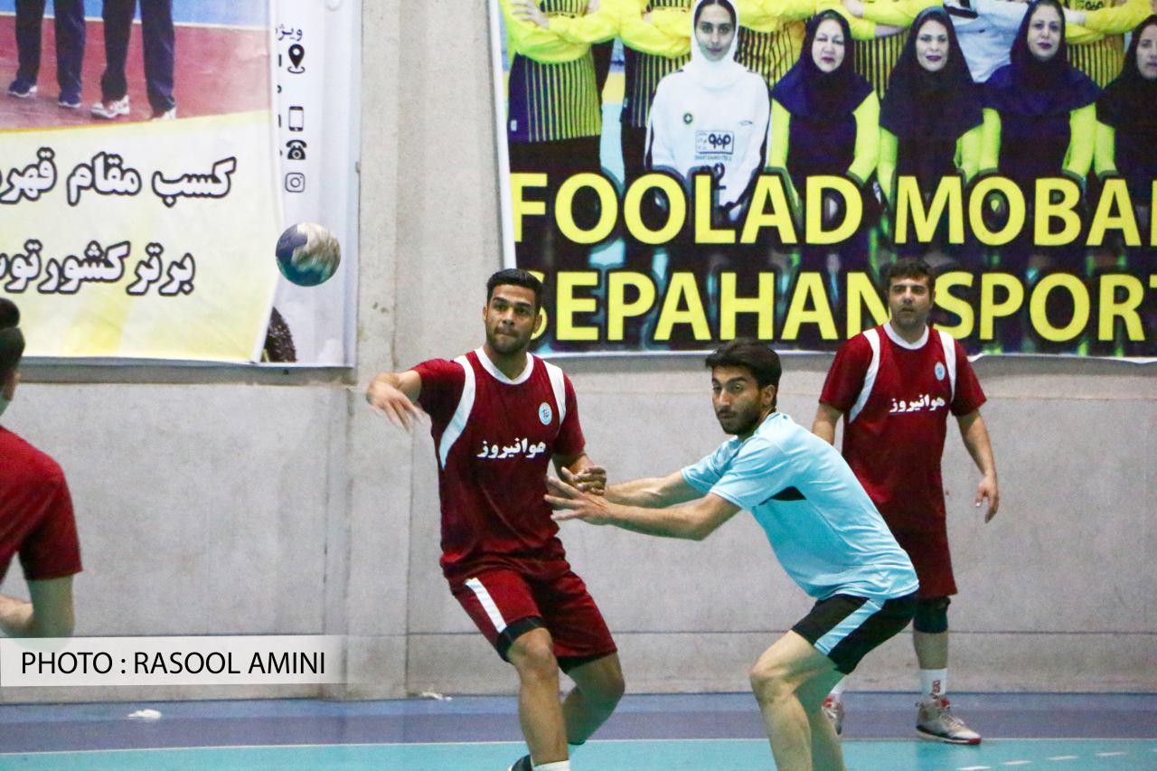 پیروزی پرواز اصفهان مقابل هندبال خمینی شهر