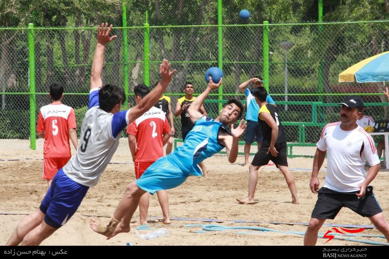 برگزاری مسابقات هندبال ساحلی دانش آموزی کشور در اصفهان