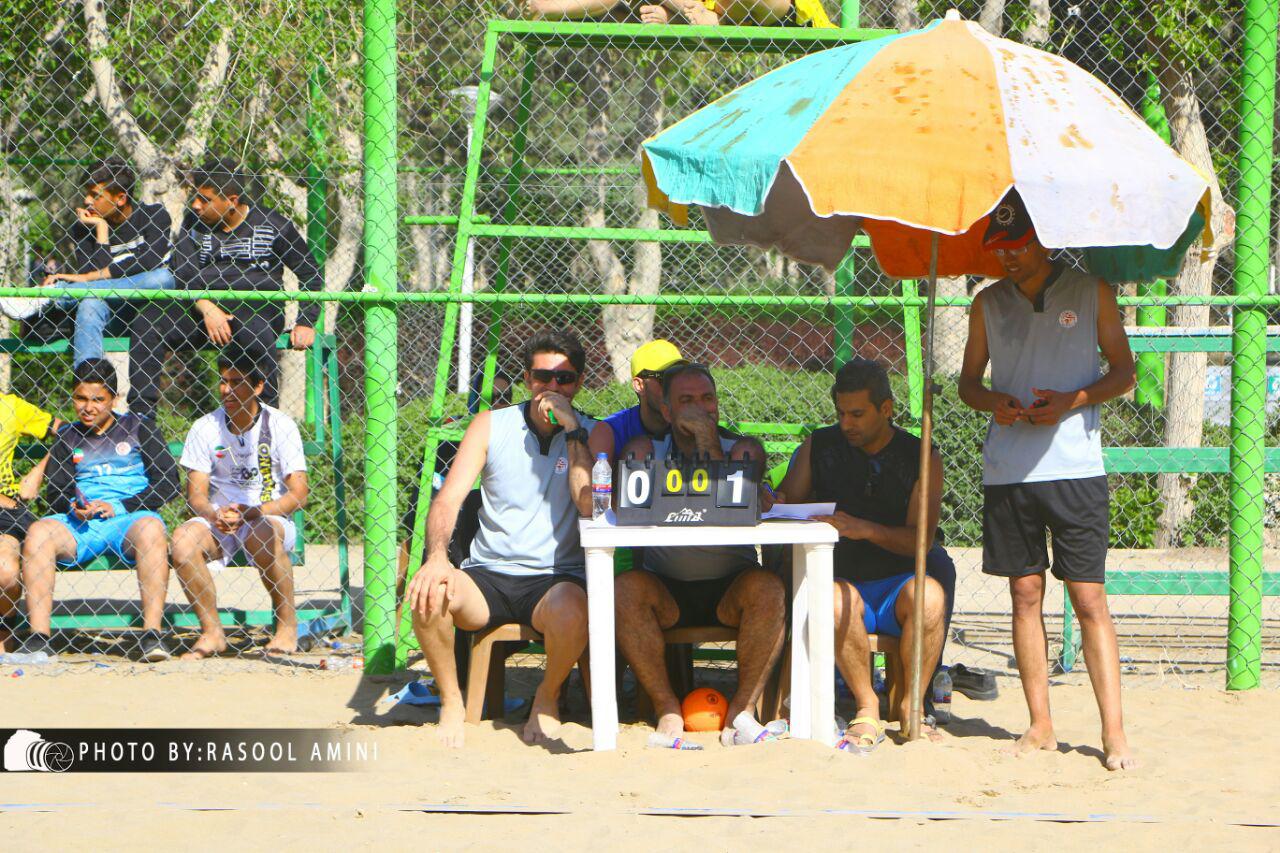 تصاویر مسابقات هندبال ساحلی بزرگداشت هفته فرهنگی اصفهان 