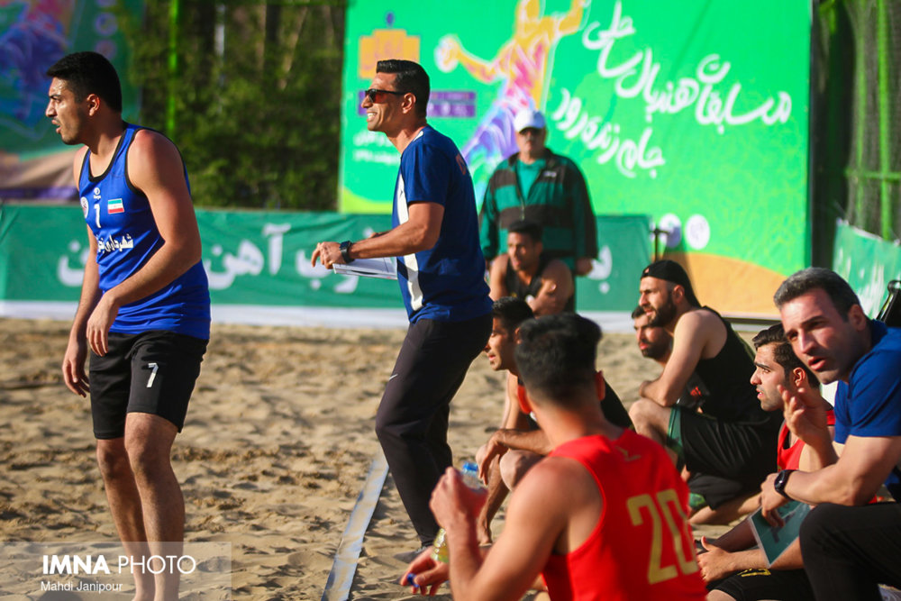 تصاویر آیین اختتامیه هفتمین دوره از مسابقات بین المللی هندبال ساحلی هفته فرهنگی اصفهان