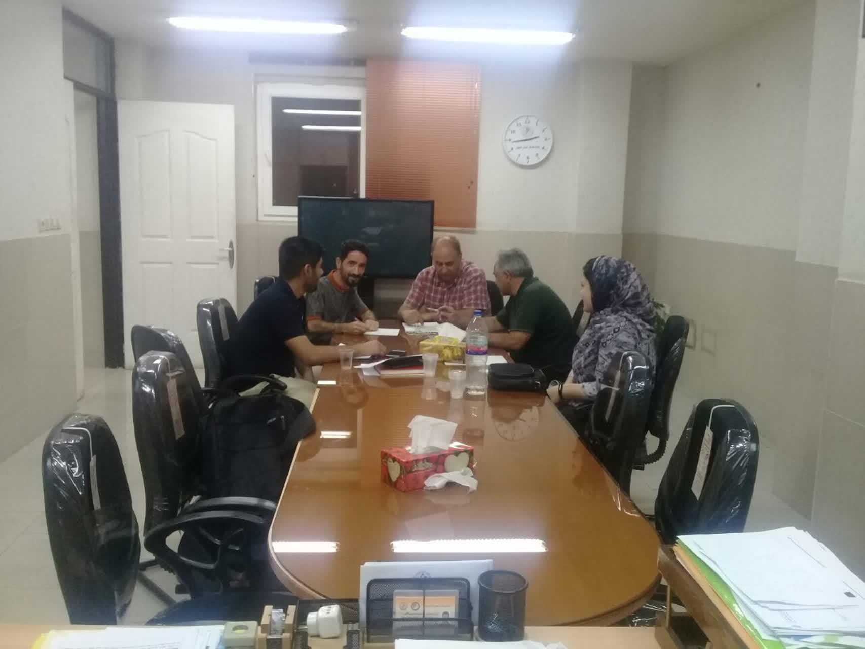 نشست کمیته روابط عمومی هیات هندبال استان اصفهان با افتخاری