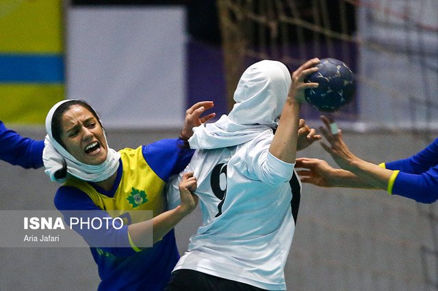 مسابقات هندبال دختران کشور در اصفهان