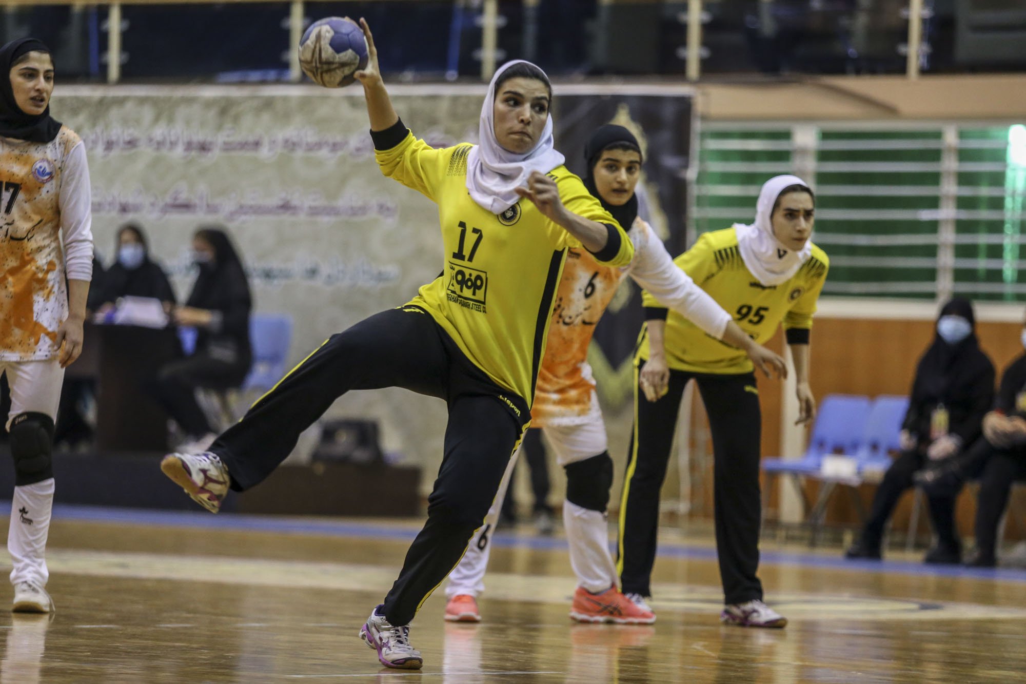 صعود دختران سپاهان به مرحله نهایی لیگ برتر هندبال ایران