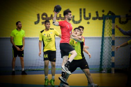 نتایج روز نخست مسابقات هندبال جوانان باشگاه‌های کشور؛ ۵ برد برای نمایندگان اصفهان