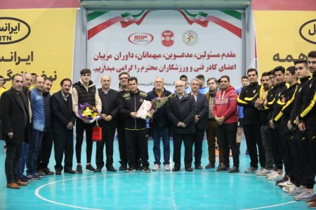 گزارش تصویری از مسابقات هندبال نوجوانان پسر باشگاه‌‌های کشور به میزبانی اصفهان
