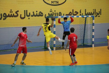 ۸ تیم برتر مشخص شدند/دربی اصفهان در یک‌چهارم نهایی هندبال نوجوانان