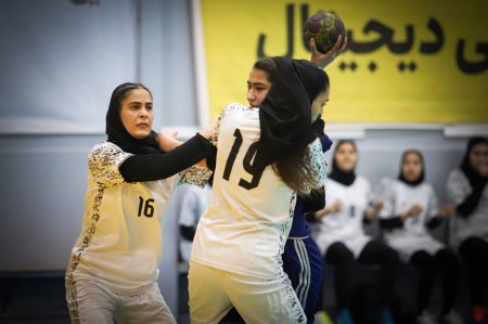 گزارش تصویری از روز پایانی مسابقات هندبال نوجوانان دختر کشور به میزبانی اصفهان