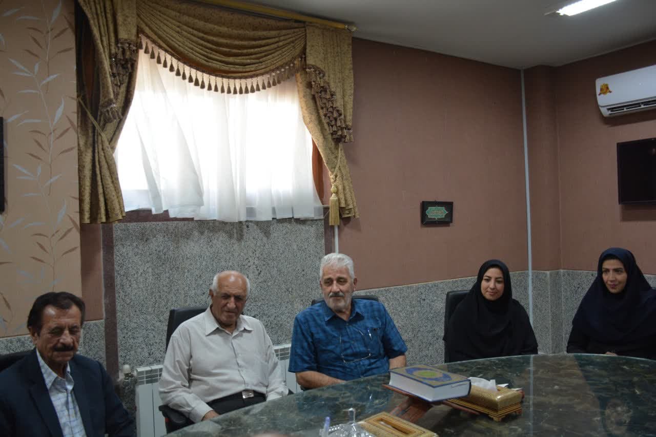 دیدار سیدحسن افتخاری با سرپرست آموزش و پرورش شهرستان خمینی‌شهر